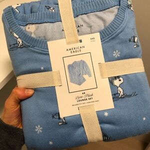 BRAND NEW American Eagle Luxe Plush Snoopy Pajamas